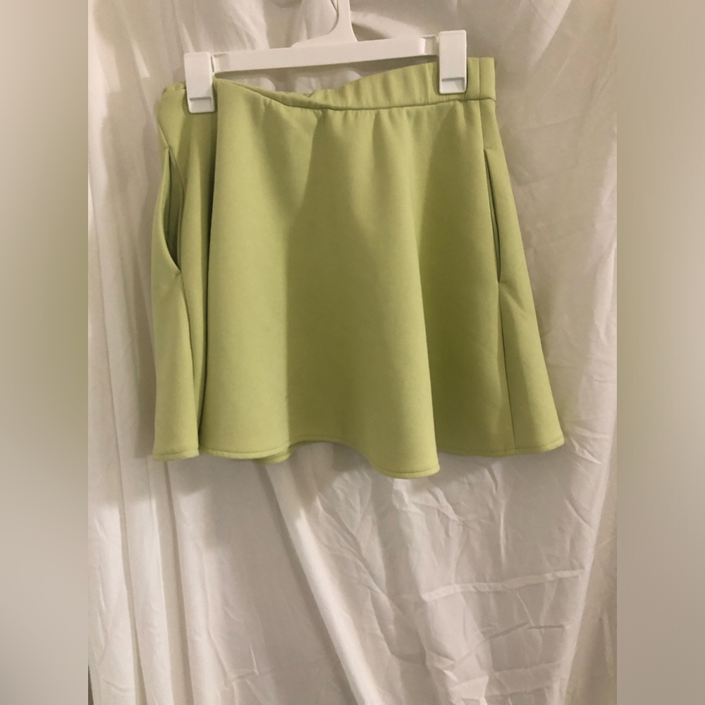 Express lime green banded waist twirl tulip‎ hem mini skirt size small brand new